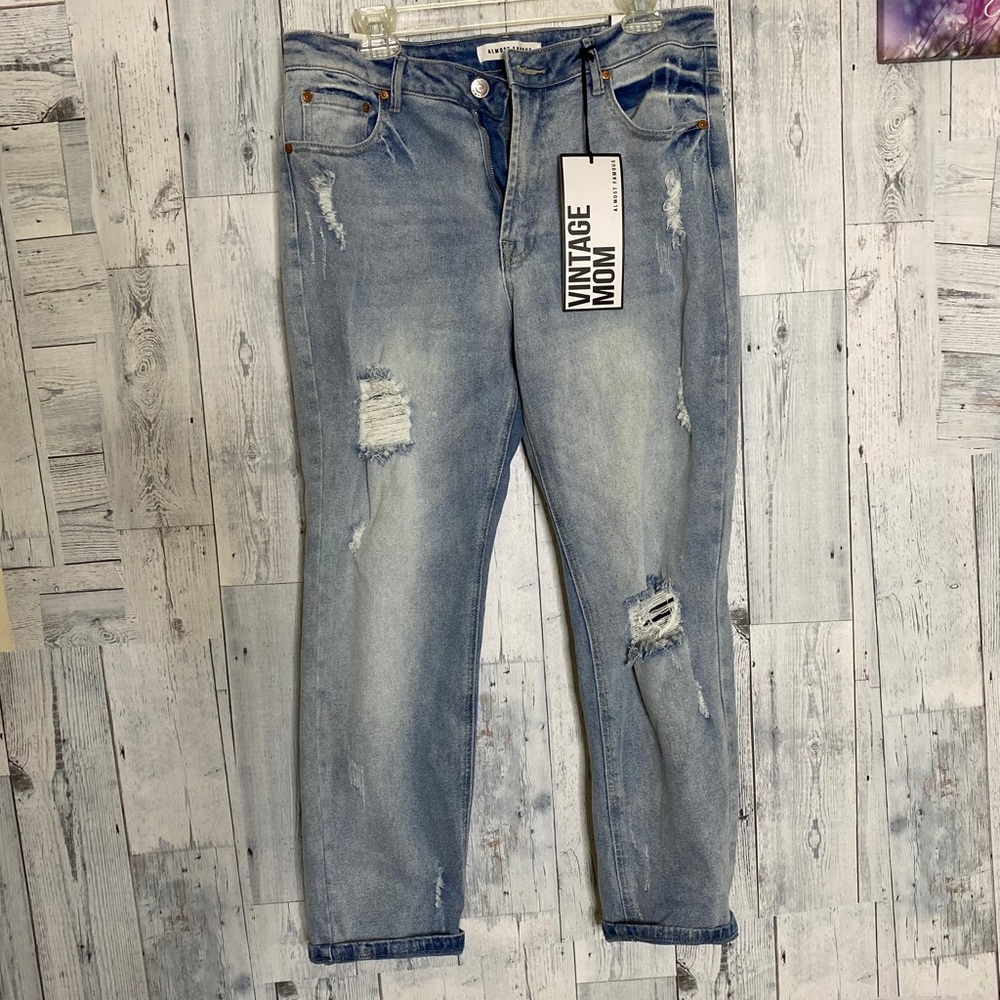 Vintage Mom Ripped Boot Cut Jeans! Size 11